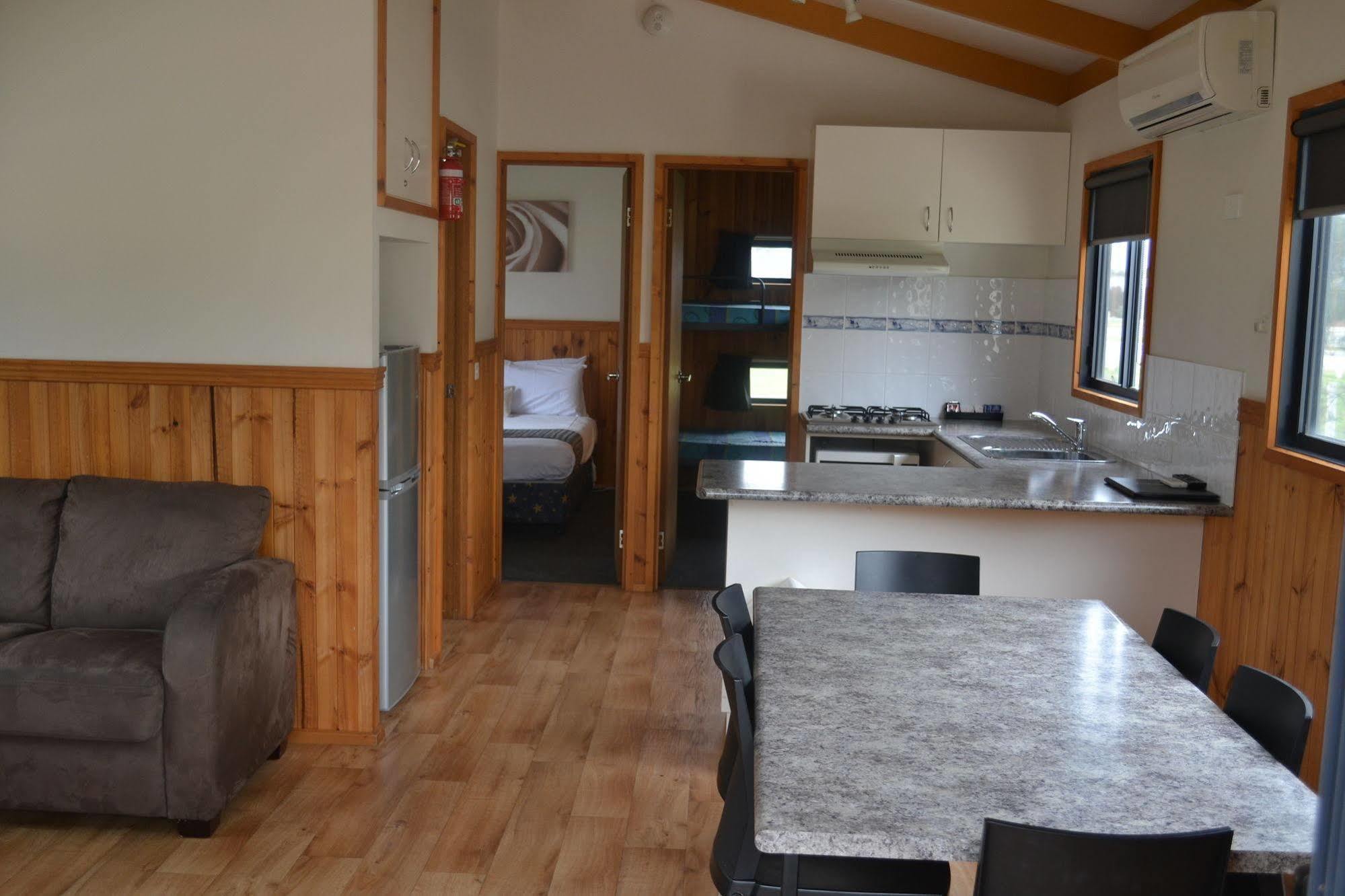 Sun Country Lifestyle Park Hotel Мълуала Екстериор снимка